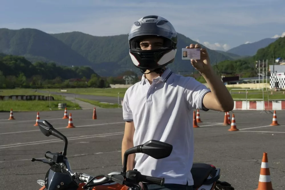 Kto może otrzymać prawo jazdy na motocykl?